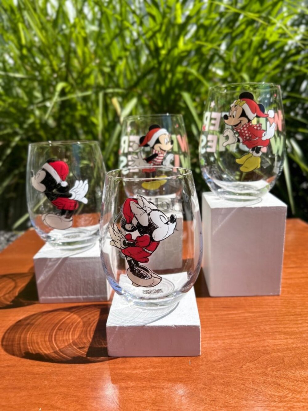 Christmas Mickey & Minnie Mouse Holiday Kisses Stemless Wine Glasses.